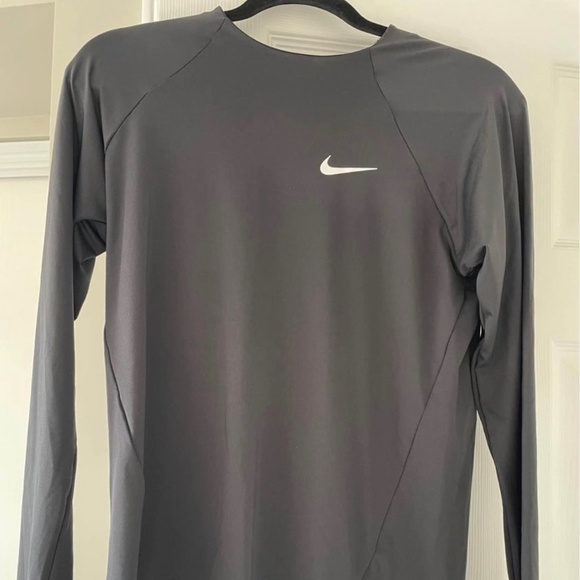 Nike Rashguard Size M - Picture 1 of 4